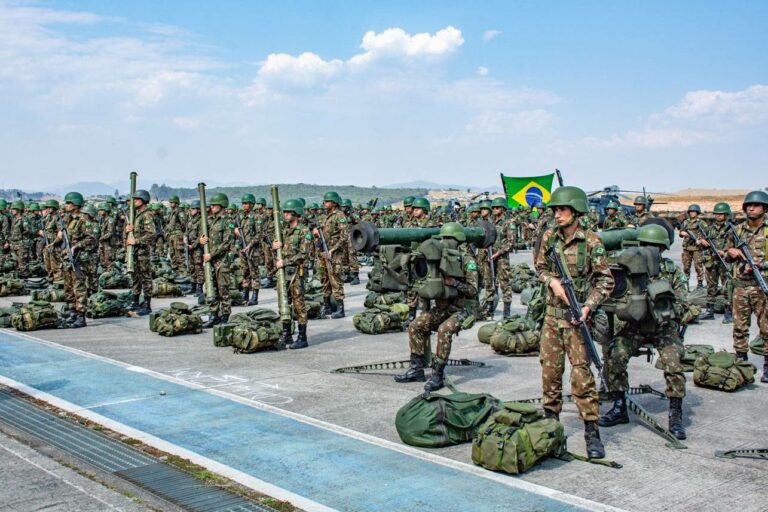 Grupo de Artilharia Antiaérea participa da Operação Agulhas Negras