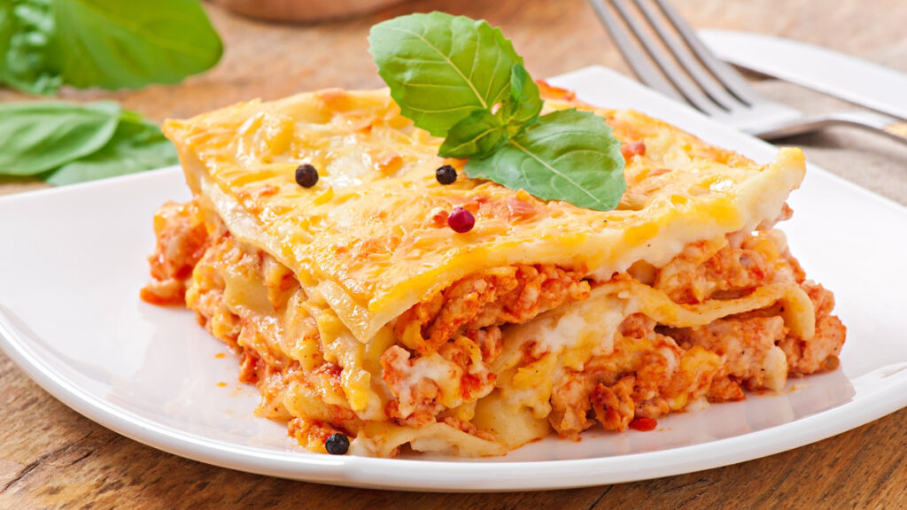 Lasanha de Frango Cremosa: Receita Passo a Passo para um Almoço de Respeito